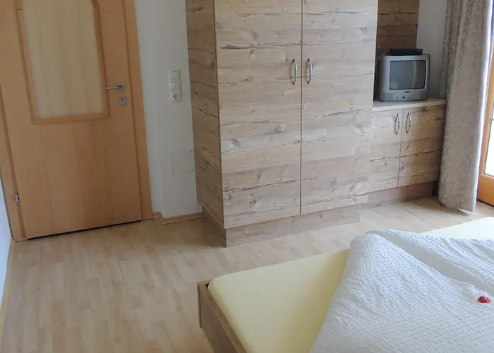 アパートホテル Haeus'l Am Ruan 3*